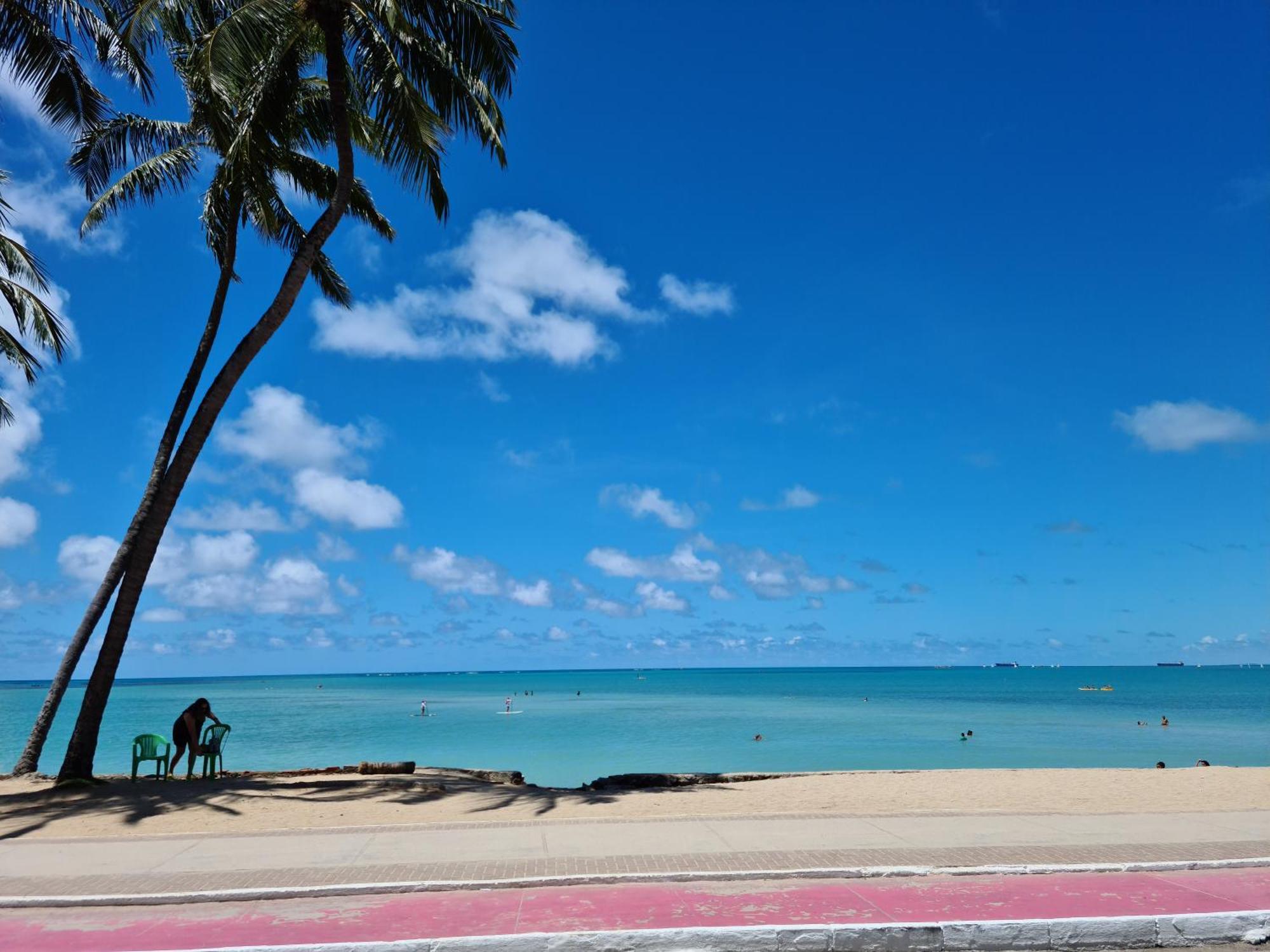 Apartamento Beira Mar De Pajucara / Maceió